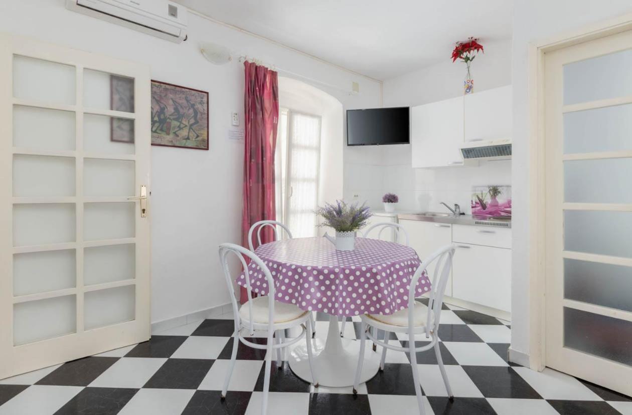 Apartmani Marija Podgora Exterior foto